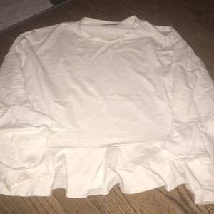 ZARA WHITE RUFFLE SWEATSHIRT